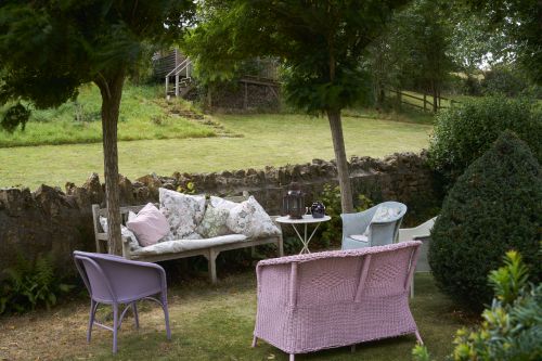 Exterior Eggshell Farrow and Ball 271, 246, 22, und 18 für Gartenmöbel